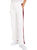 pantalon-con-rayas-distintivas