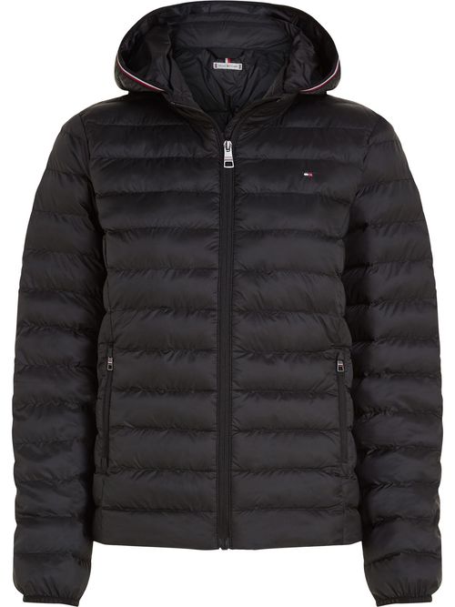 chaqueta-negra-acolchada-logo-bordado