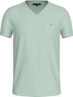 camiseta-verde-essential-en-cuello-v