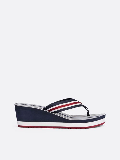 sandalias-negro-plataforma-tiras-distintivas
