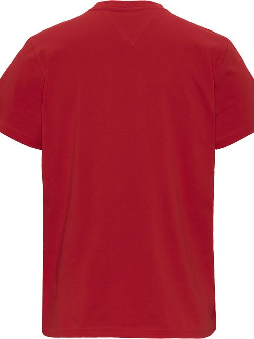 Camiseta-con-logo-bordado-en-el-pecho