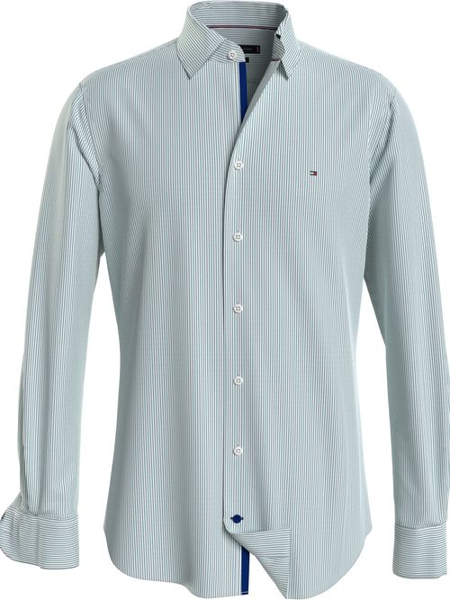 Camisa-de-rayas-verticales-con-corte-informal