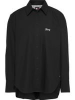 sobrecamisa-negra-oversize-con-logo-en-script