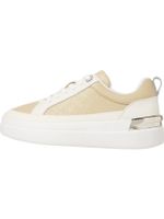 tenis-beige-de-cuero-con-monograma