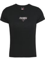 camiseta-negra-slim-essential-con-logo