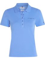 polo-azul-de-corte-slim-con-logo-distintivo-para-mujer