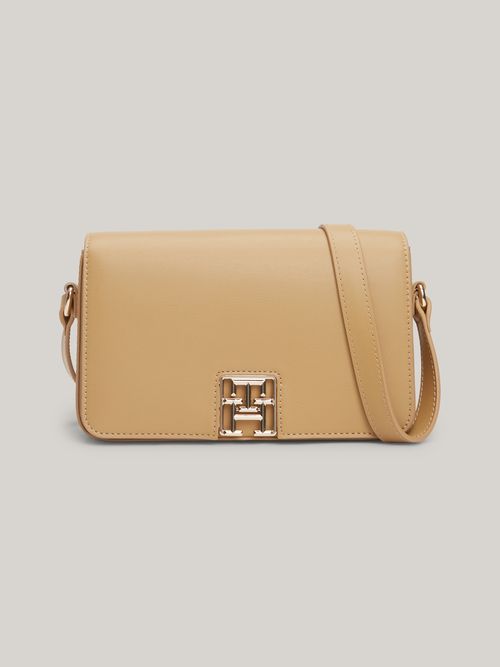 bolso-beige-bandolera-con-monograma-th